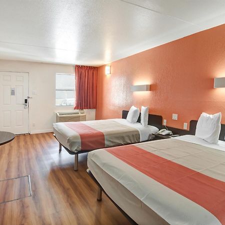 Motel 6-Dallas, Tx - Forest Lane エクステリア 写真